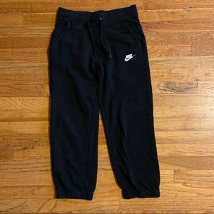 Cropped Nike sweats